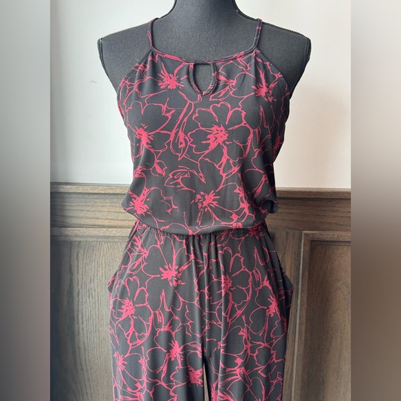 41 Hawthorn Dark Red and Black Floral Jumpsuit petite small - Picture 8 of 10